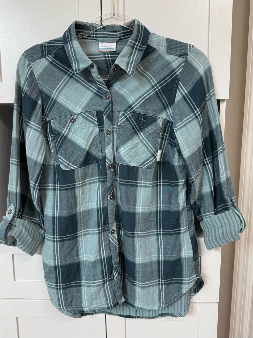 Columbia Women’s M Teal Plaid Roll Tab Sleeve Cotton Button Down Shirt